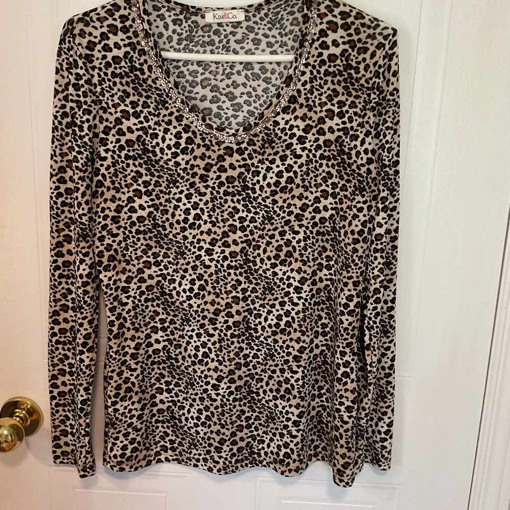 Kim & Co Leopard Print Top Womens Medium Brown Excellent Rhinestone V-Neck